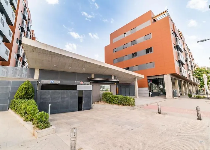 Moderno Con Piscina Y Parking